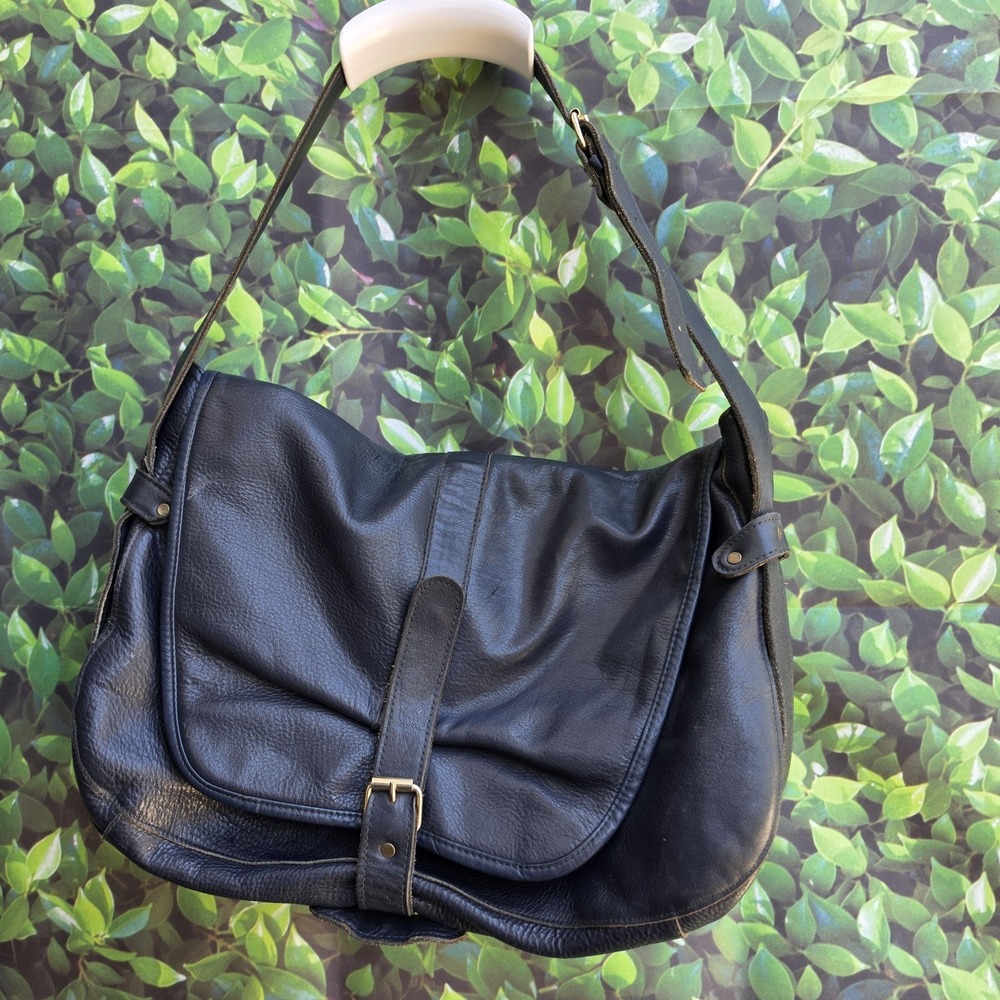 Saks Fifth Avenue Black Leather Shoulder Bag Adjustable Strap Flap Purse